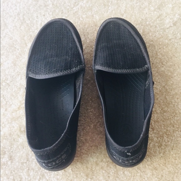 crocs loafers black